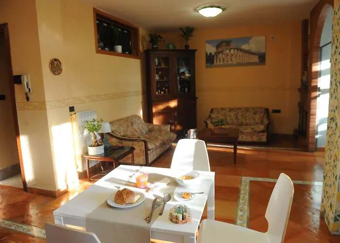 Viale Delle Colline Салерно