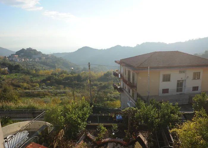 Viale Delle Colline 3*