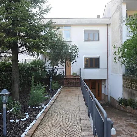 Viale Delle Colline *