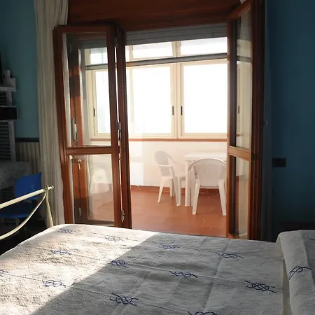 Viale Delle Colline 3*