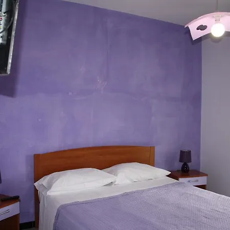 Viale Delle Colline Oda ve Kahvaltı 3*